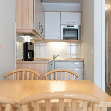Liebevoll Eingerichtete Fuer 4 Mit Balkon In *