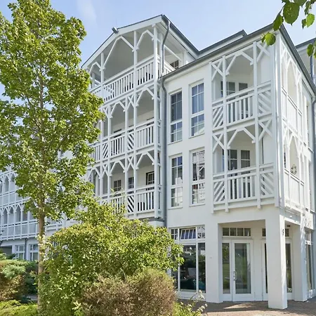Apartment Liebevoll Eingerichtete Fuer 4 Mit Balkon In *